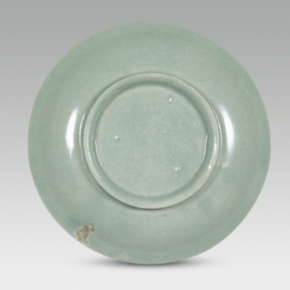 FIG. 6 RU DISH, NORTHERN SONG DYNASTY, JAPANESE COLLECTION