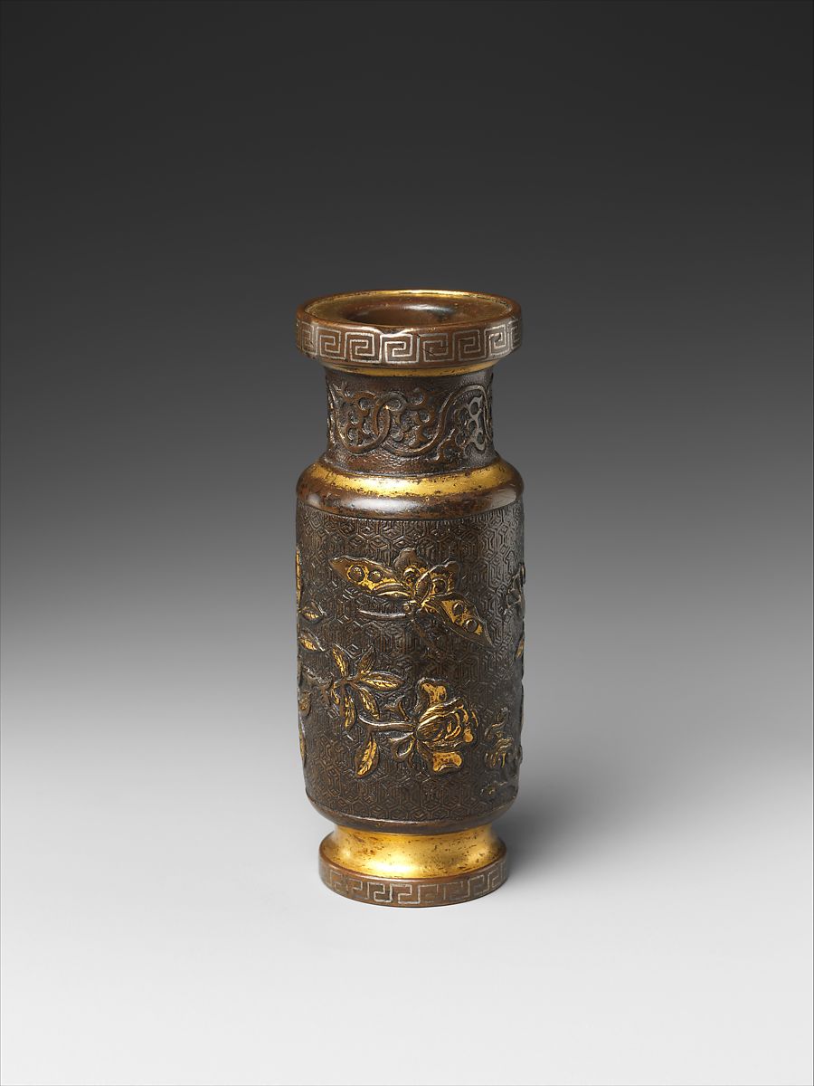 紐約大都會博物館 晚明 胡文明款銅鎏金纏枝花紋瓶 Vase for incense tools