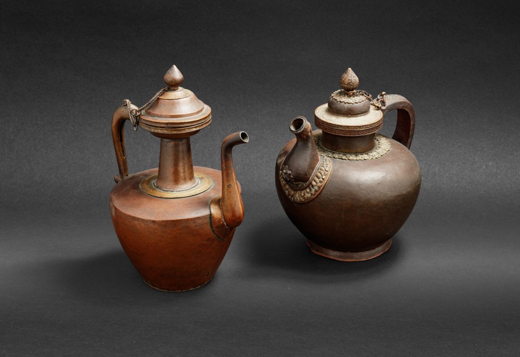 西藏 十九至二十世紀 銅執壺 一組兩件 