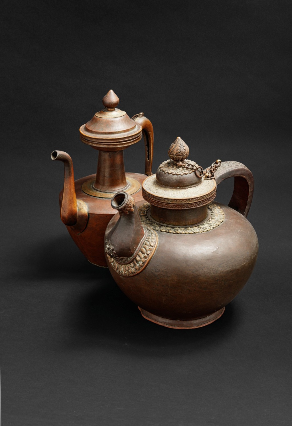 西藏 十九至二十世紀 銅執壺 一組兩件 