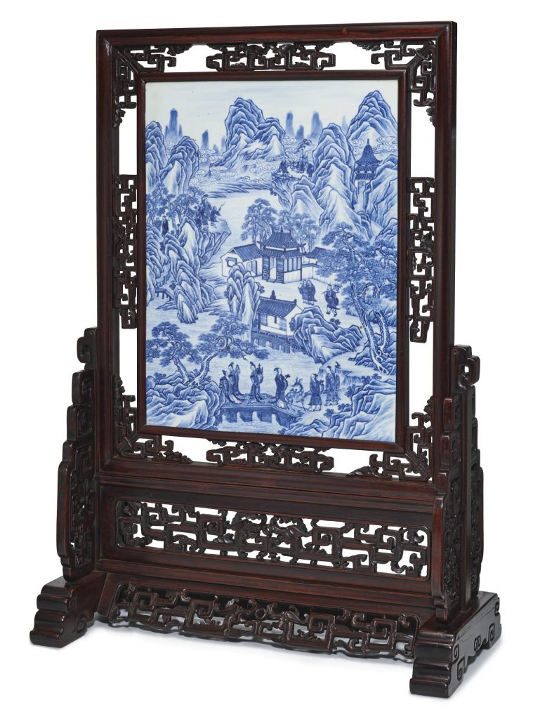 中国艺术品 拍卖信息 Lot 657 清 青花群仙祝壽圖瓷板 連 硬木座屏
