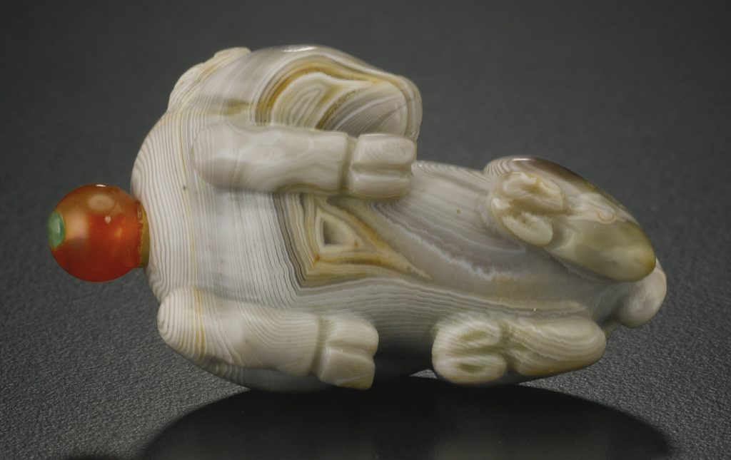 清1770-1900年 瑪瑙鹿形鼻煙壺