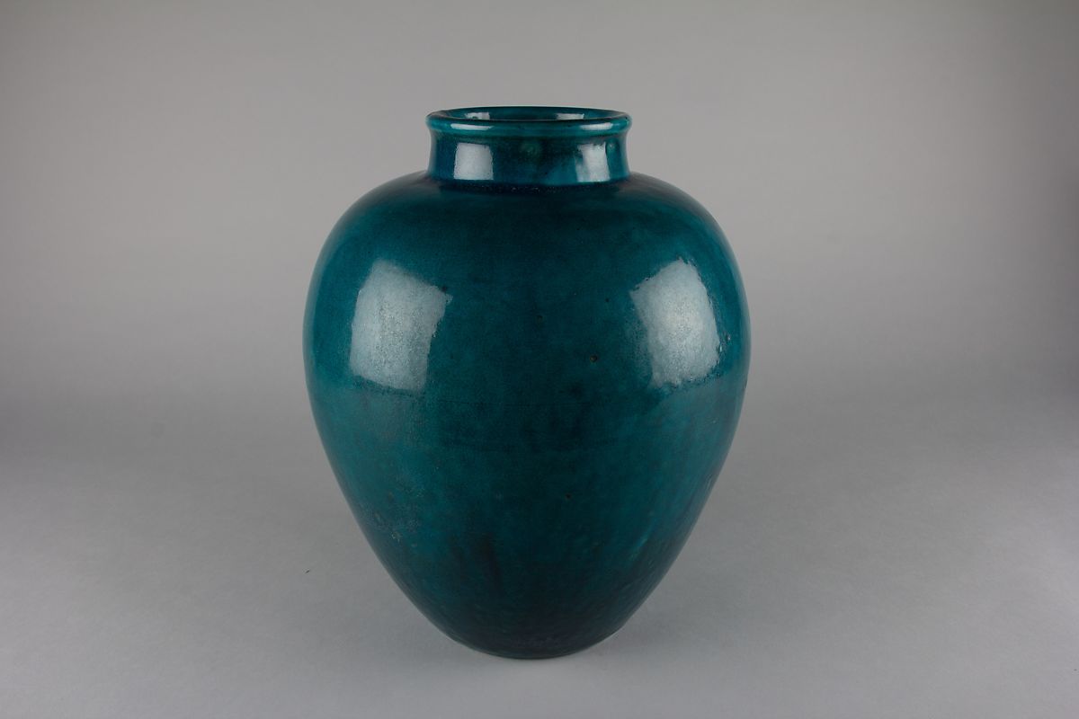 纽约大都会博物馆 清　乾隆　蓝釉罐　Jar, Porcelain