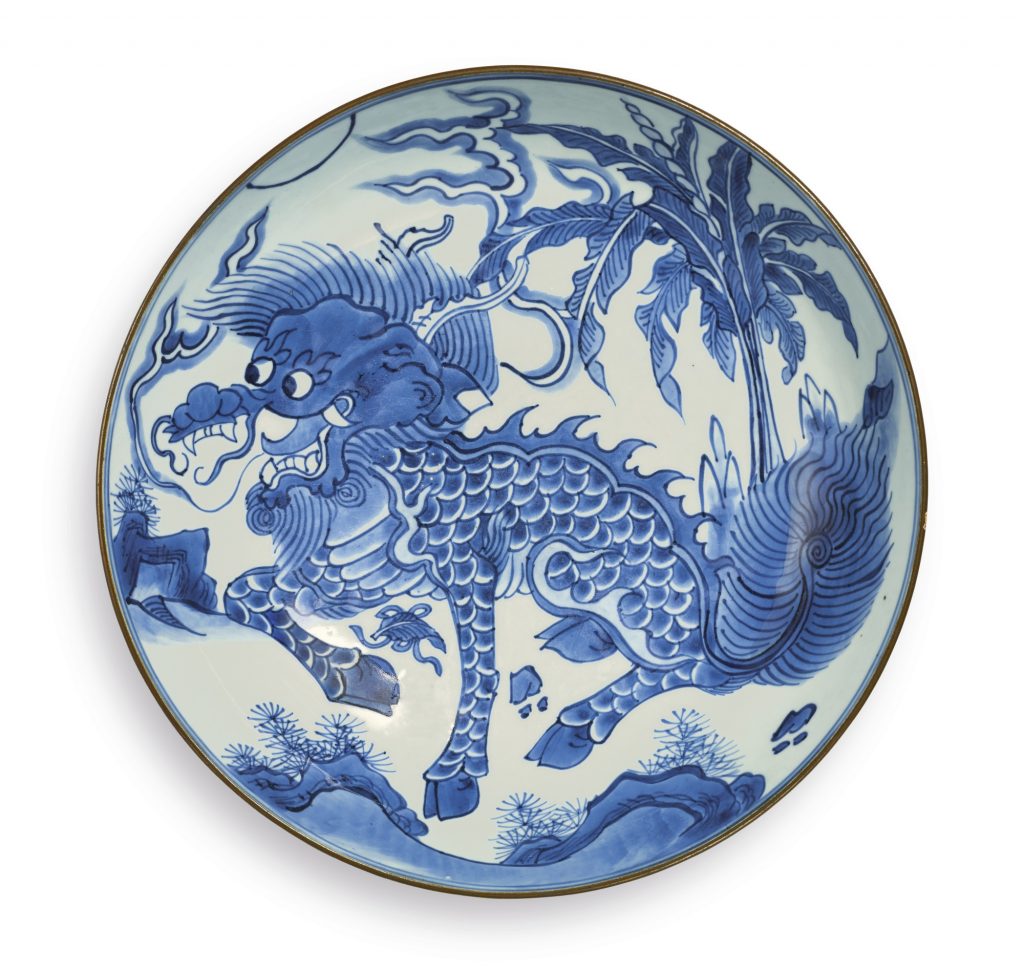 A FINE AND LARGE BLUE AND WHITE 'QILIN' DISH