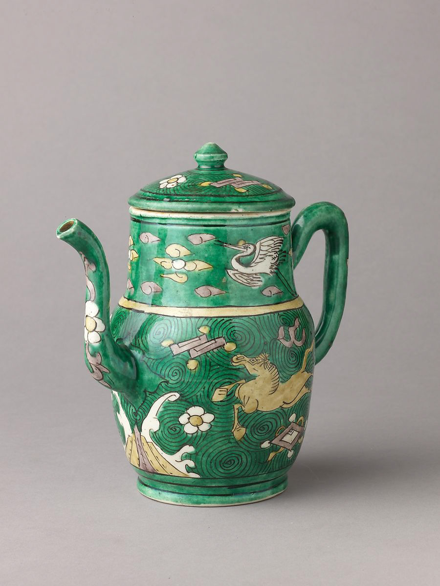 纽约大都会博物馆 明晚 清初 琺瑯彩海馬紋酒壺 Covered ewer, Chinese , Qing Dynasty, later Transitional period, Porcelain painted in enamels on the biscuit., Chinese ca. 1644–83