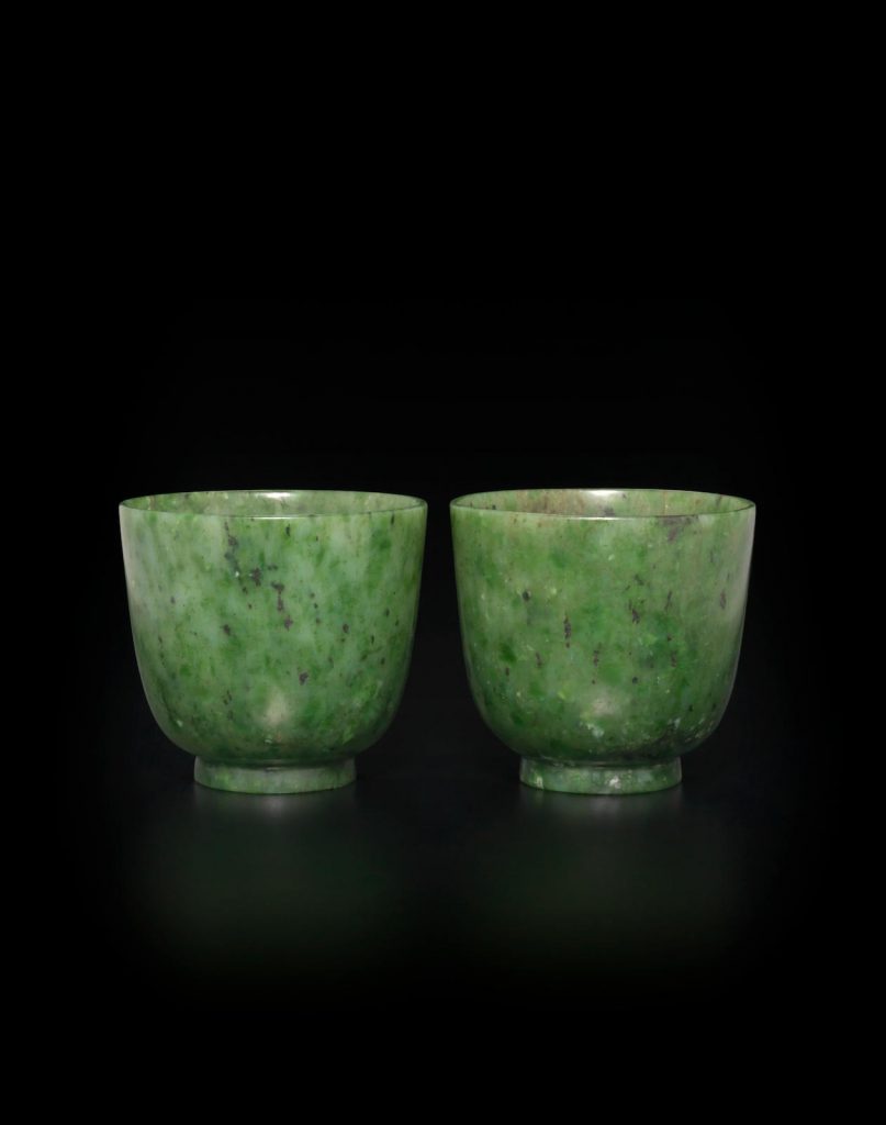 亚洲艺术精品 拍卖信息 Lot 8060 A pair of spinach jade cups ,Qianlong yuzhi marks and of the period