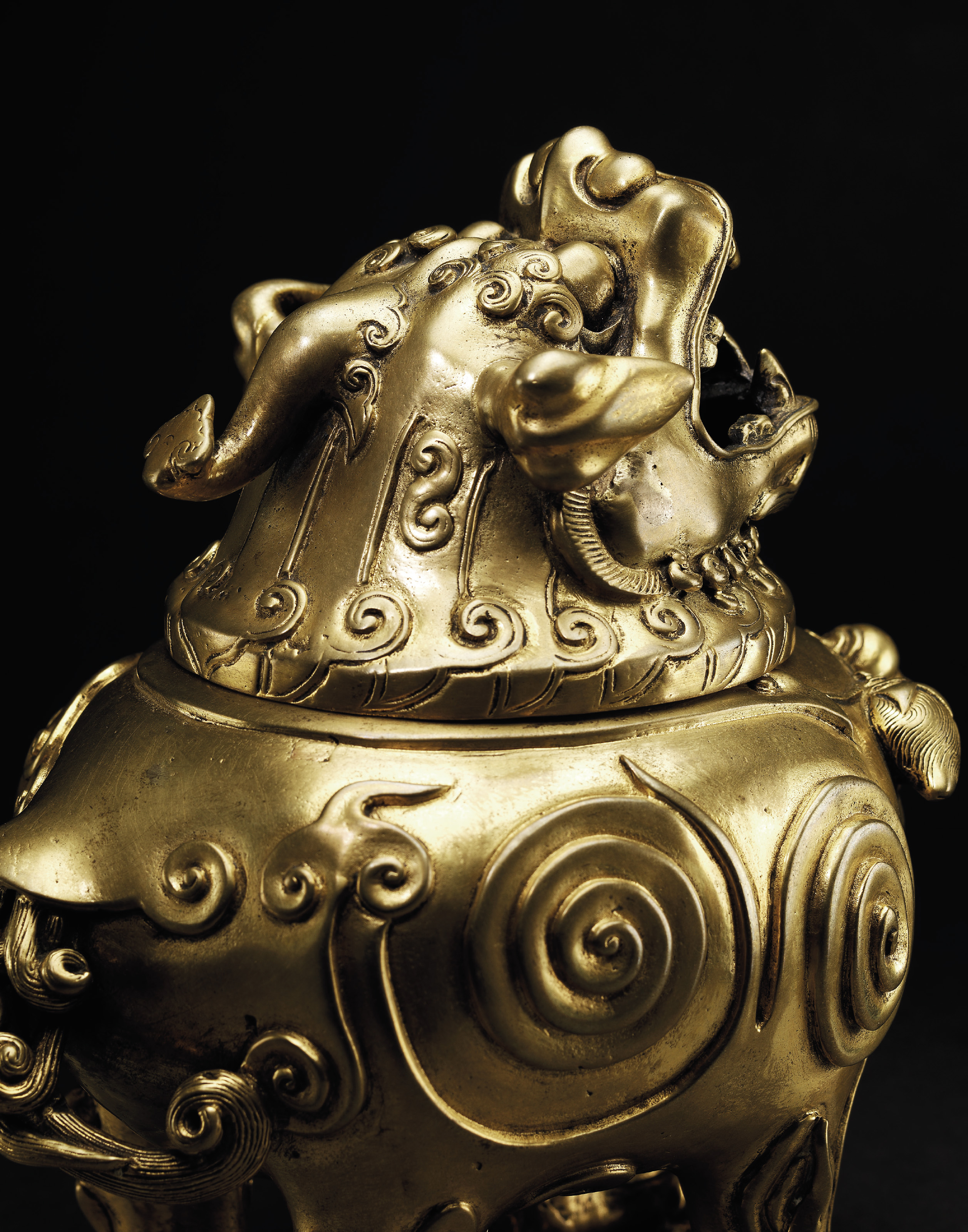 明中期　　鎏金銅甪端式薰爐