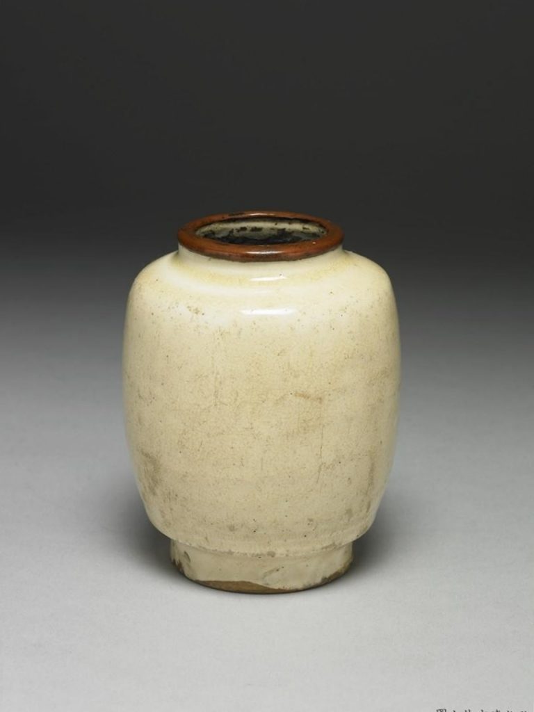國立故宮博物院 銅口小罐