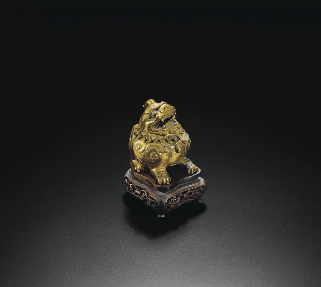 清十八/十九世紀 銅鎏金袖珍甪端式熏爐