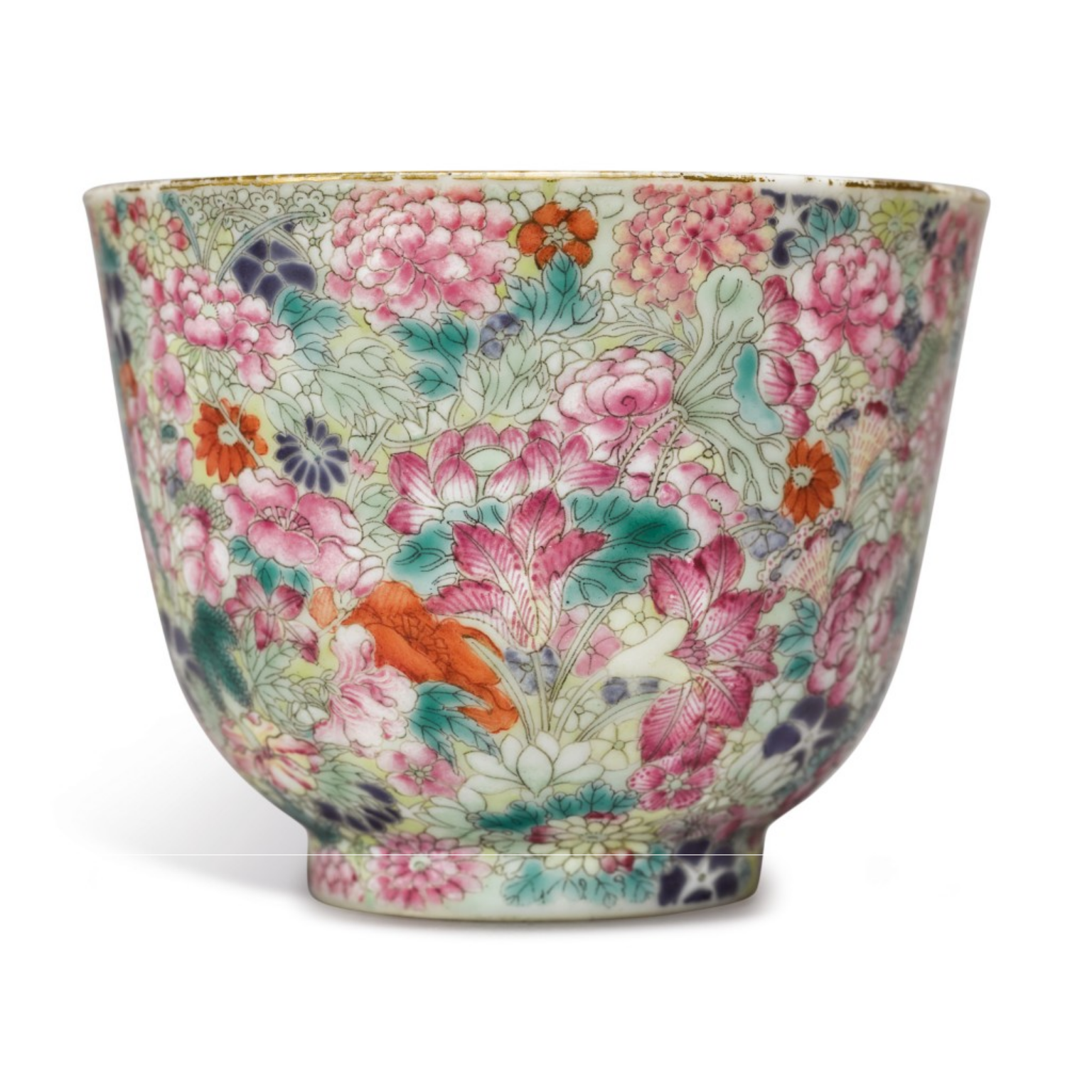 A FAMILLE-ROSE 'MILLE-FLEURS' CUP