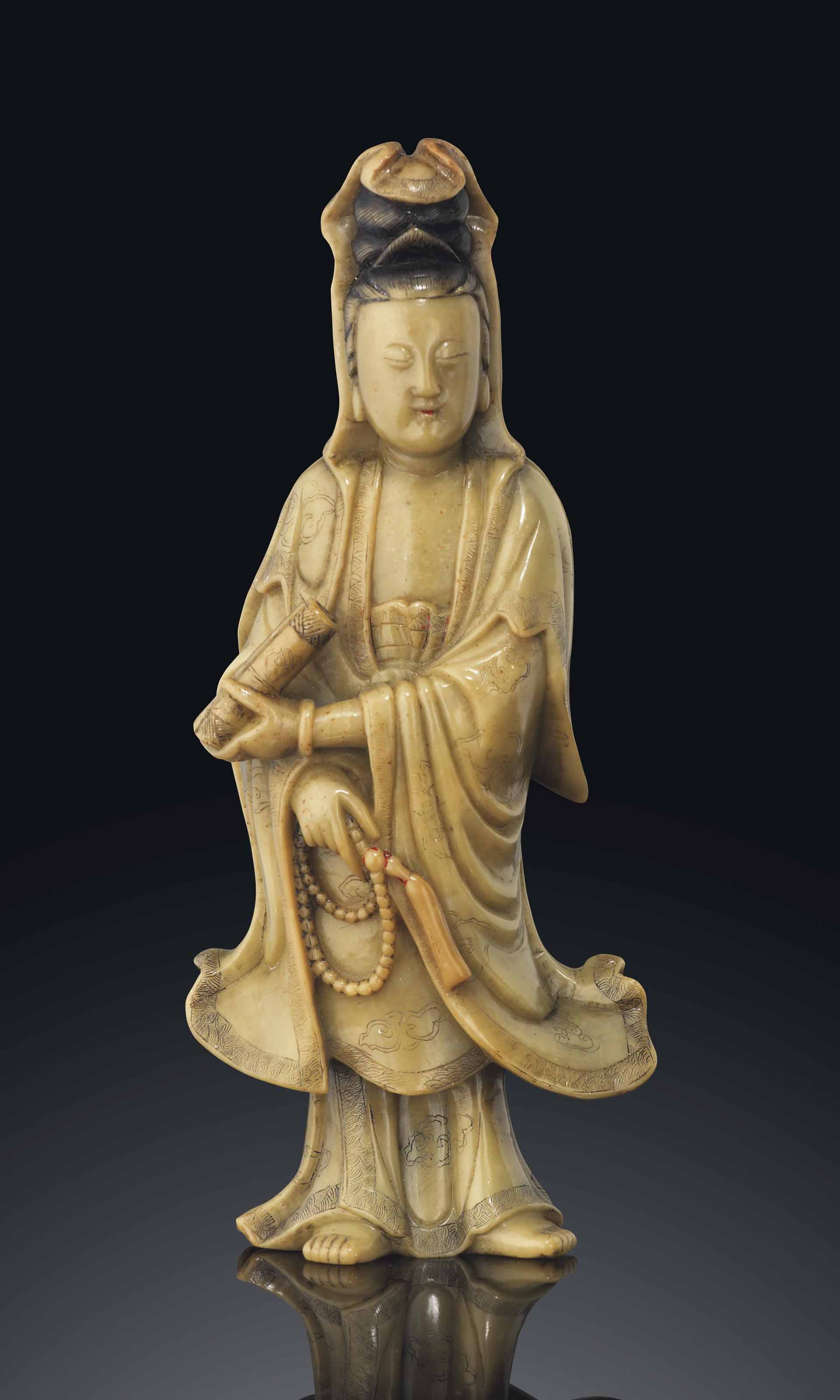 清十九世紀初 壽山石雕觀世音菩薩立像