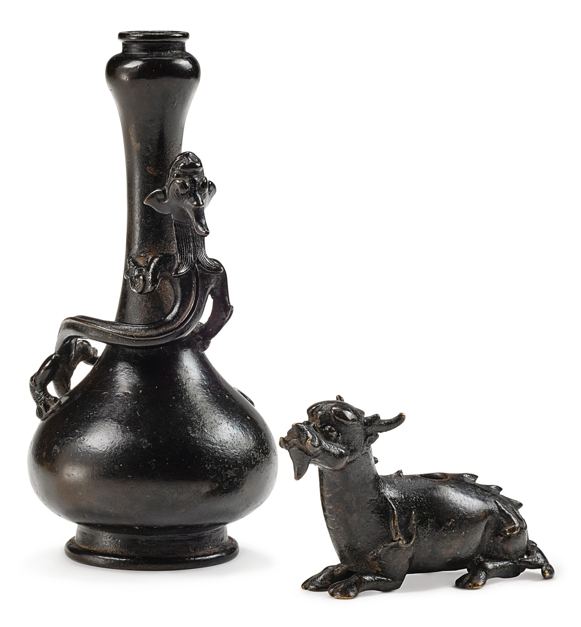 十七世紀 銅蟠龍紋小蒜頭瓶、銅麒麟水滴一組兩件
