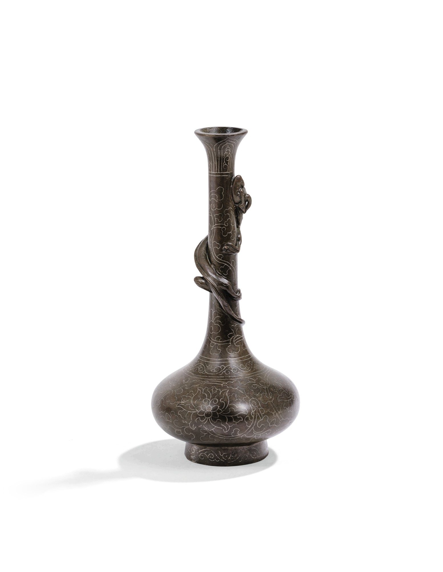 十七至十八世紀 銅錯銀盤螭龍蓮花紋長頸瓶