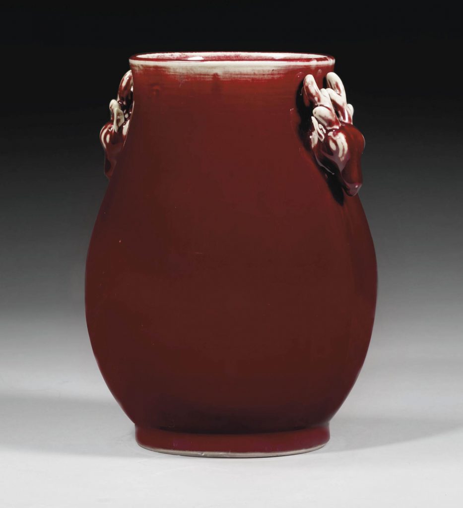 清十八世紀晚期 紅釉雙鹿耳壺