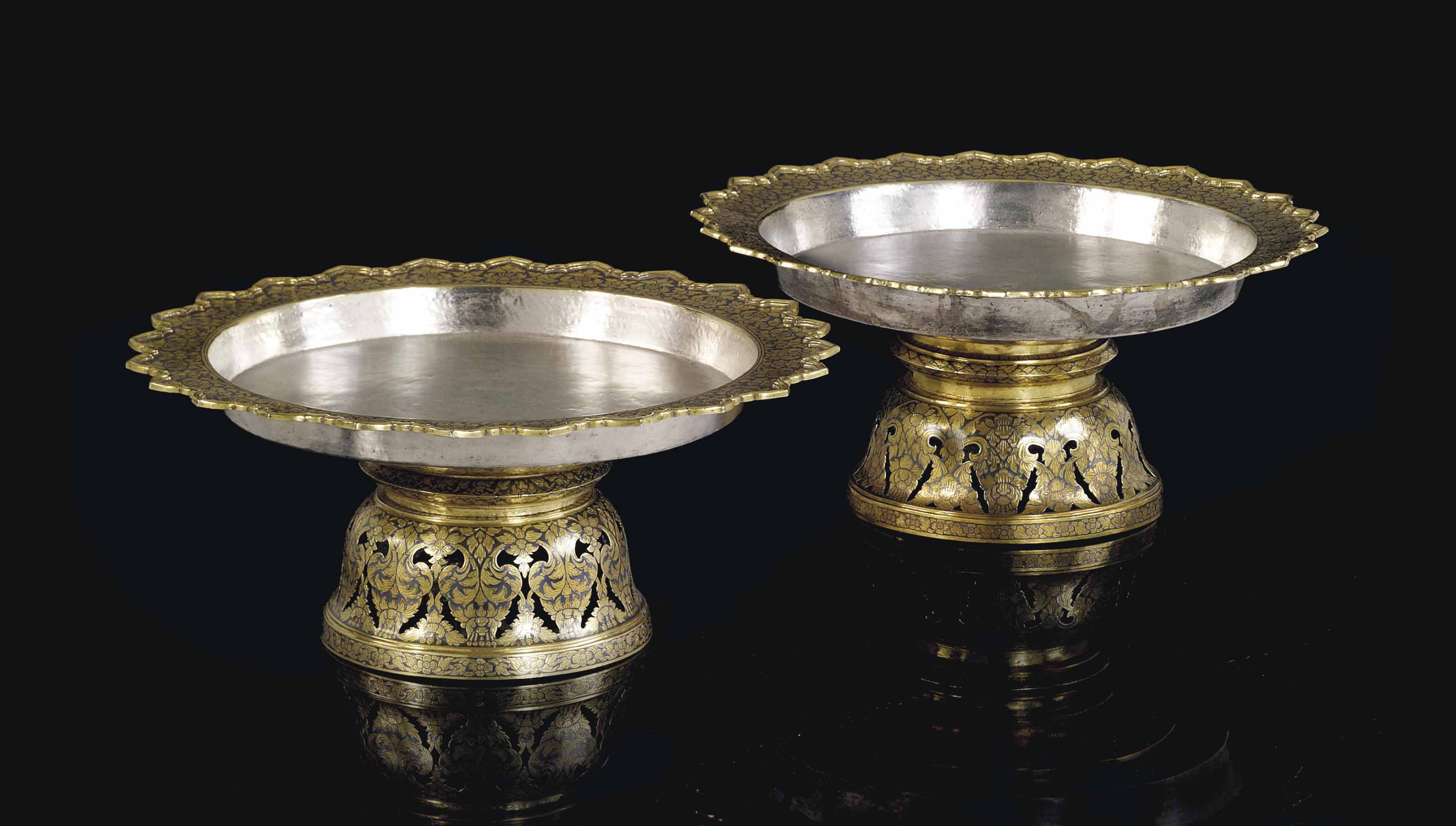拍品221 19世纪 泰国錾银高足杯