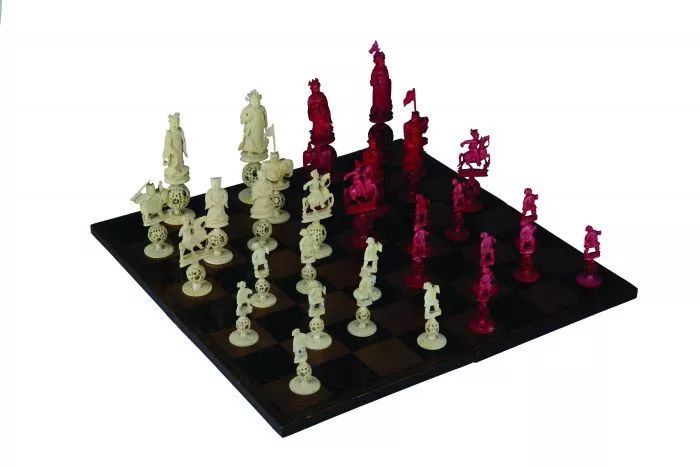 图1 晚清牙雕国际象棋