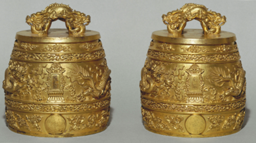 Two imperial bianzhong dated to the eighth year of the Qianlong reign, Château de Fontainebleau © RNN-Grand Palais/Art Resource NY.