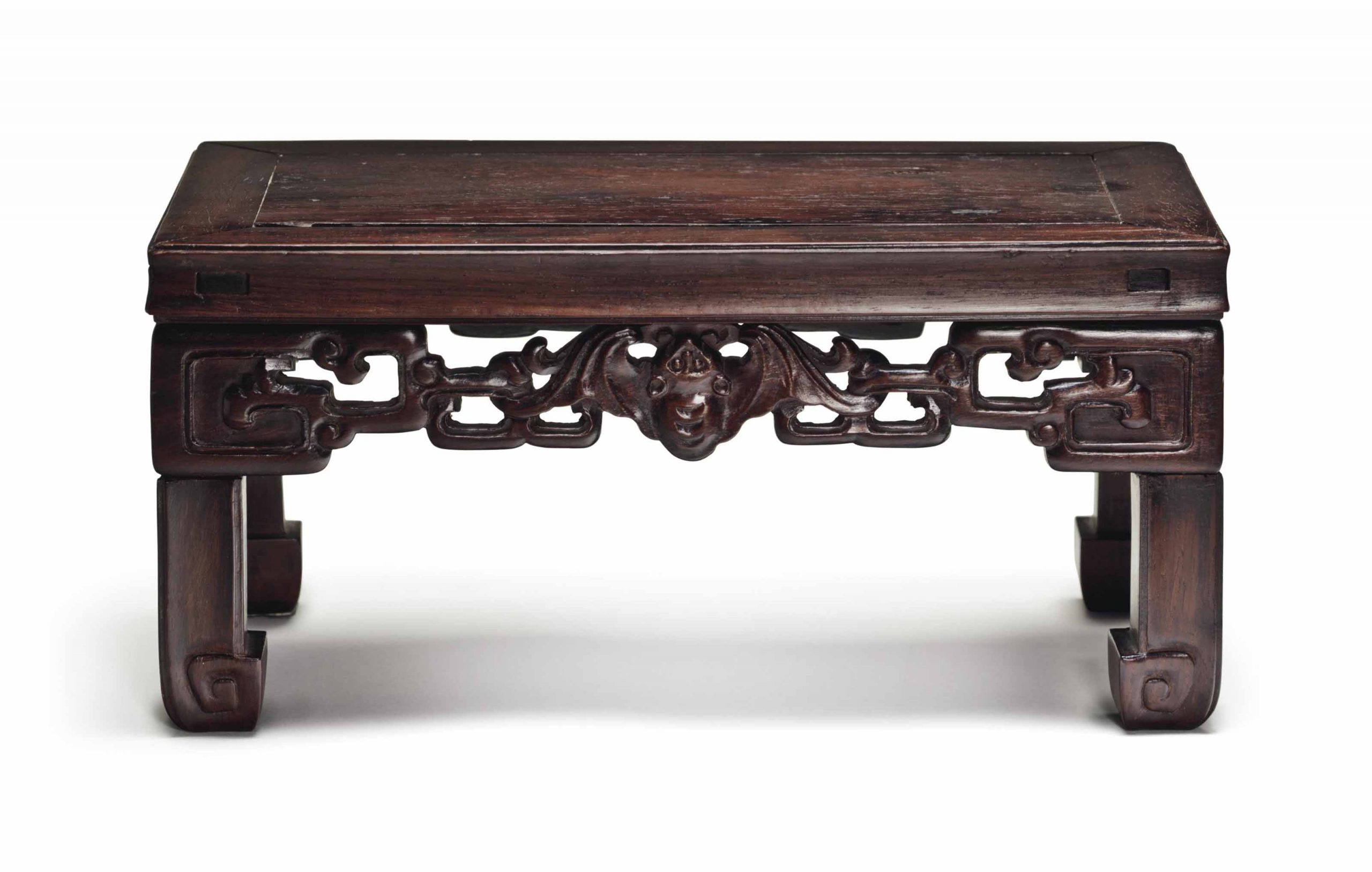 清十九世紀 紅木鏤雕雲蝠紋條桌式座