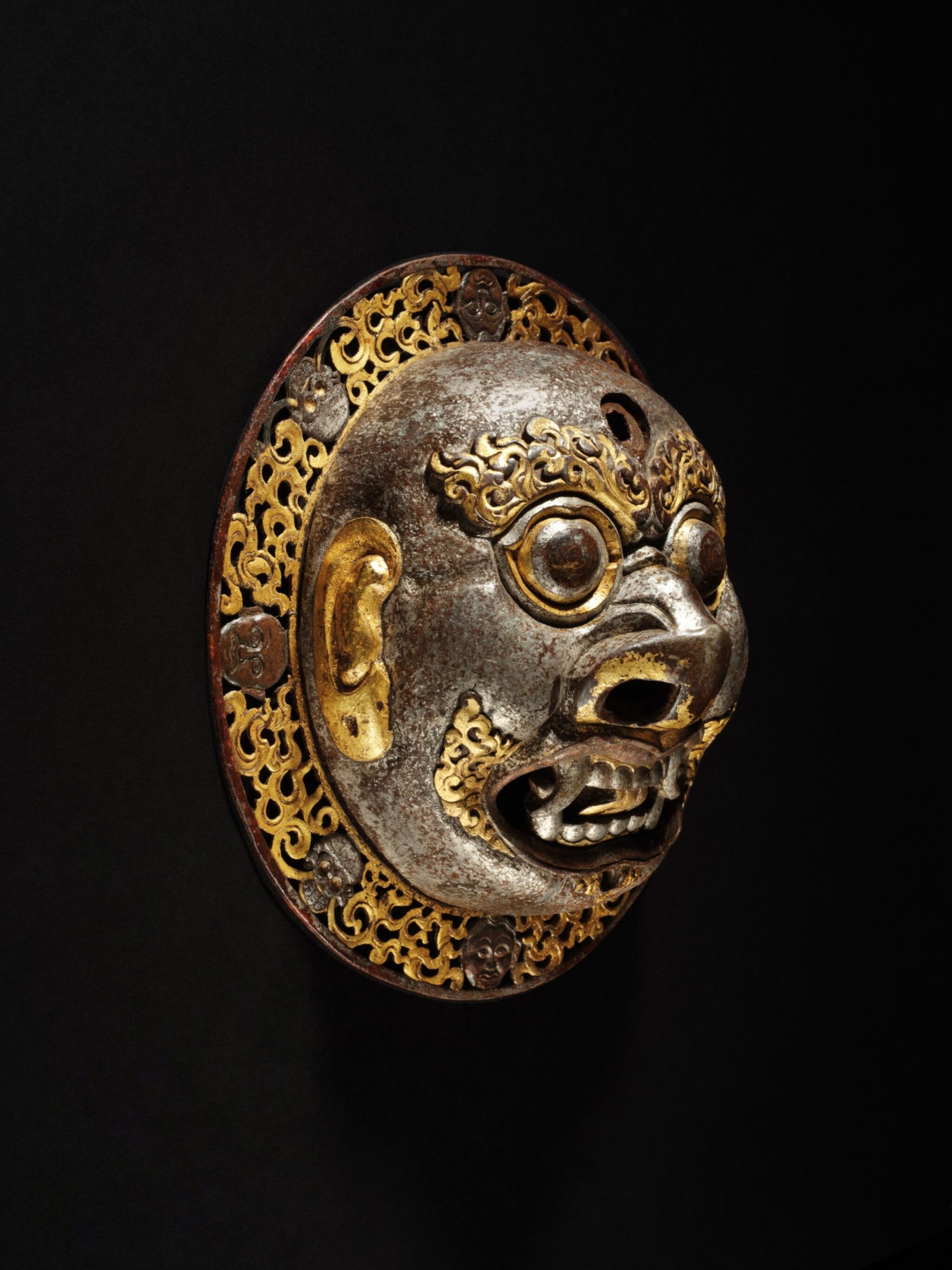 西藏 十六 / 十七世紀 鐵鑲金銀銅大鋪首一對 