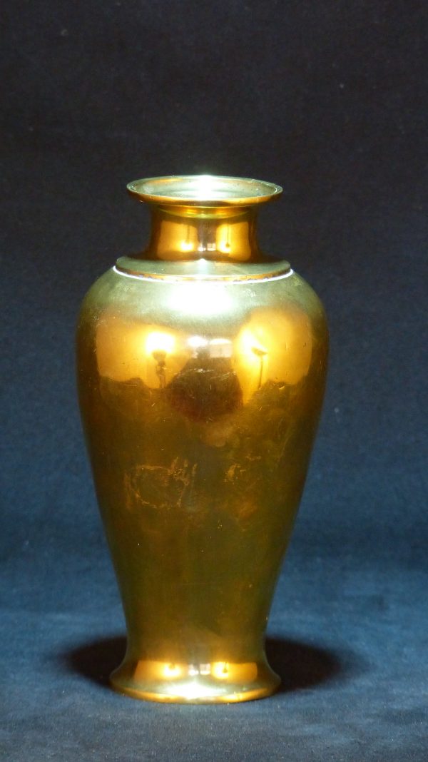 素面黄铜梅瓶