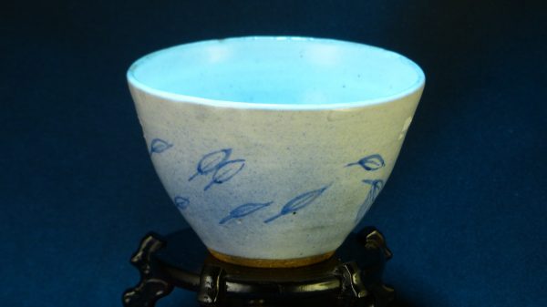 树叶纹蓝彩碗