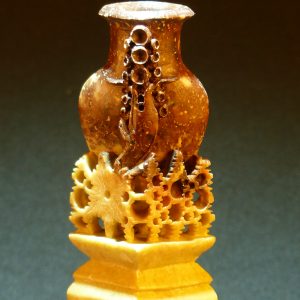 寿山石雕花瓶摆件