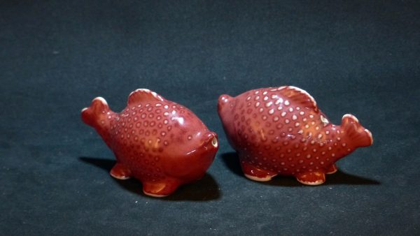 粉彩河豚鱼瓷雕摆件