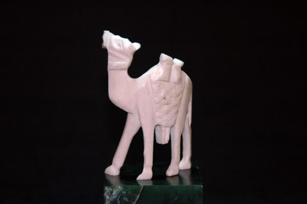 象牙雕骆驼摆件