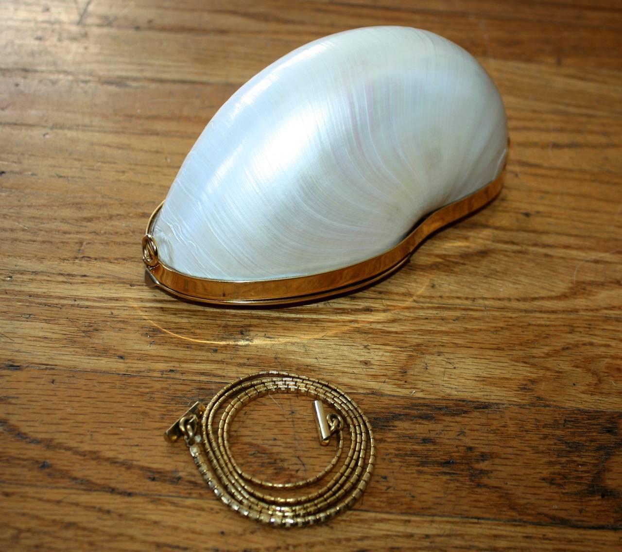 Rare Vintage Judith Leiber Seashell Minaudière Purse w/ Convertible Gold Chain