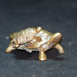 錾铜母子龟摆件