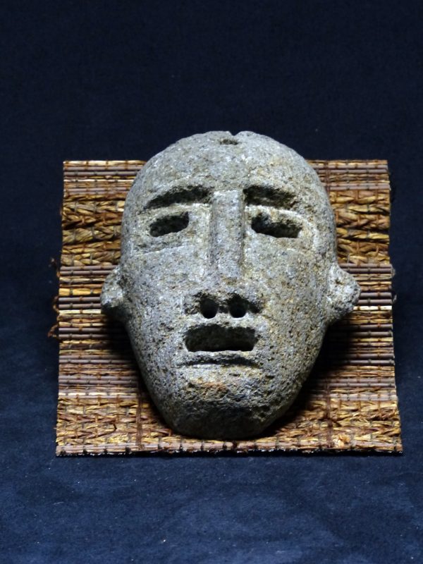 雕石哥伦比亚古面具