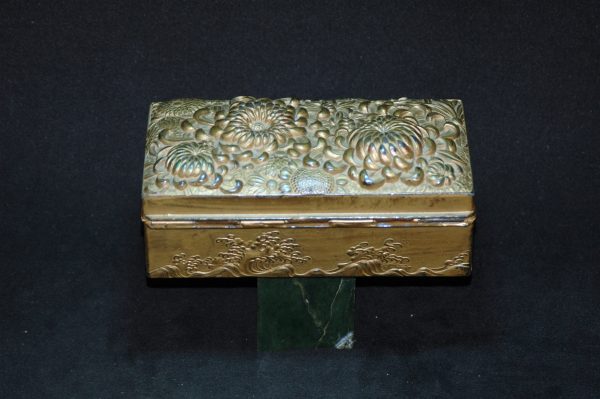 錾铜 海鸟菊花纹鎏金珠宝盒