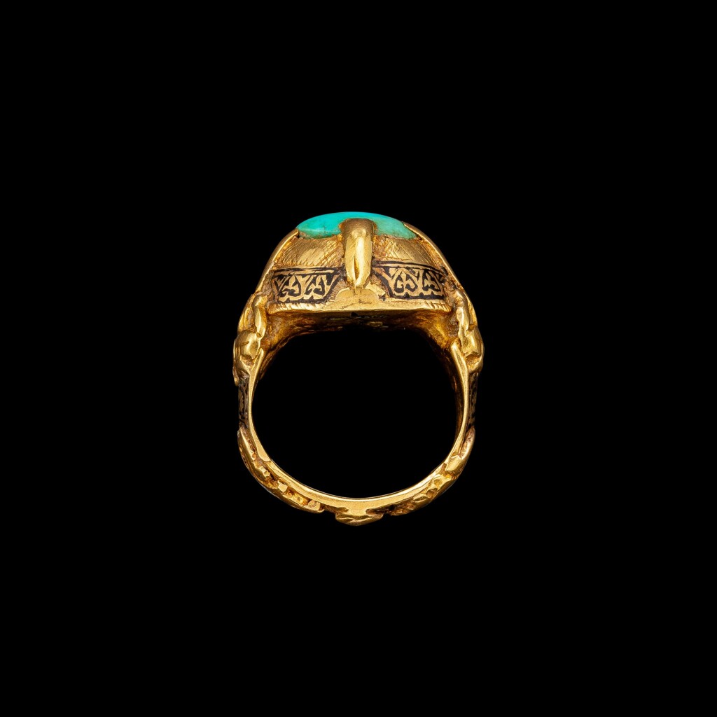 或十八至十九世紀 金嵌綠松石配黑琺瑯戒指