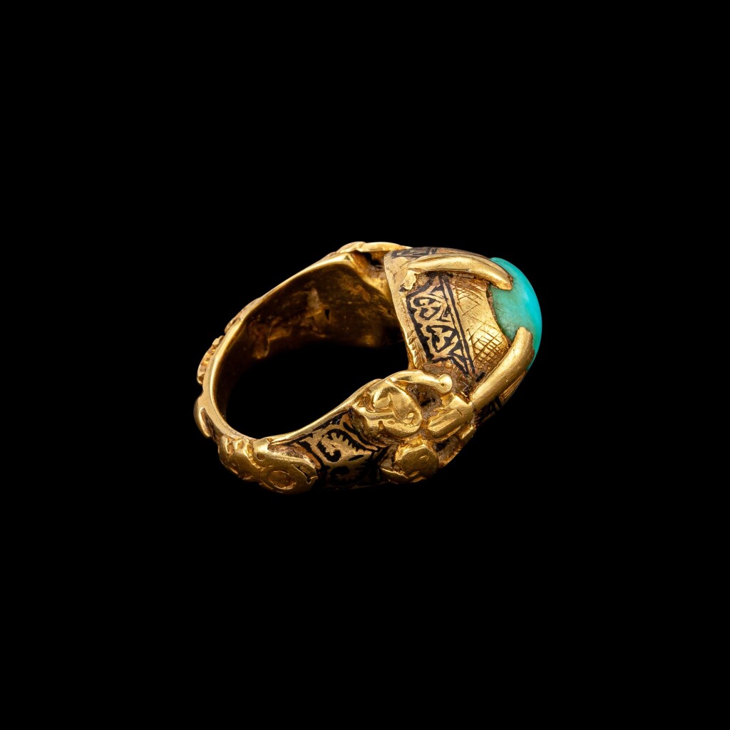 或十八至十九世紀 金嵌綠松石配黑琺瑯戒指