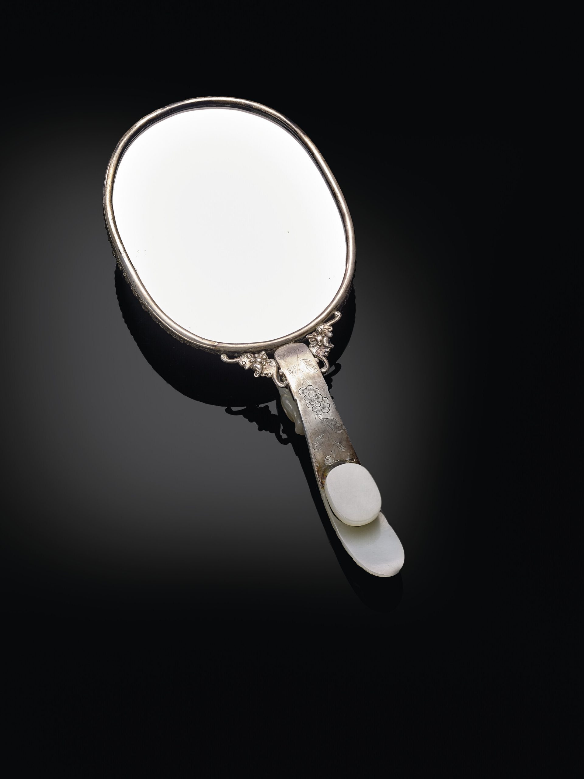 清十九世紀 青白玉龍鈎手鏡