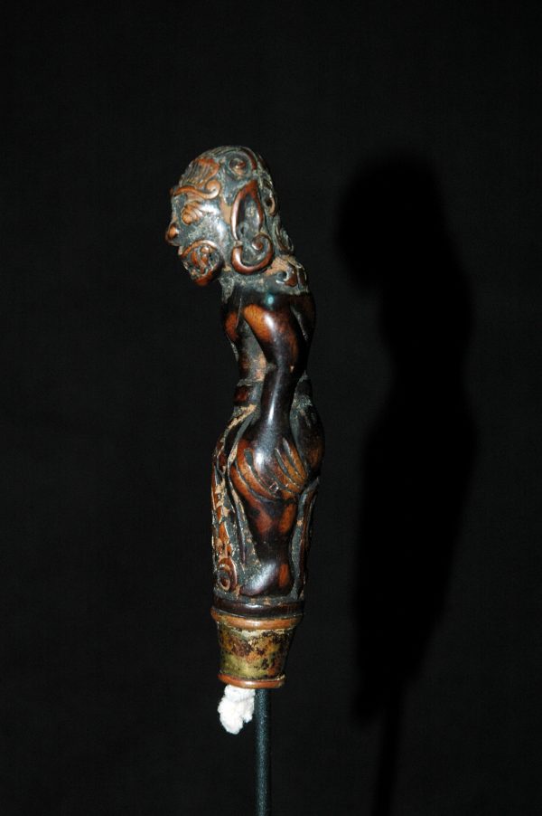 犀角 雕非洲女神刀柄