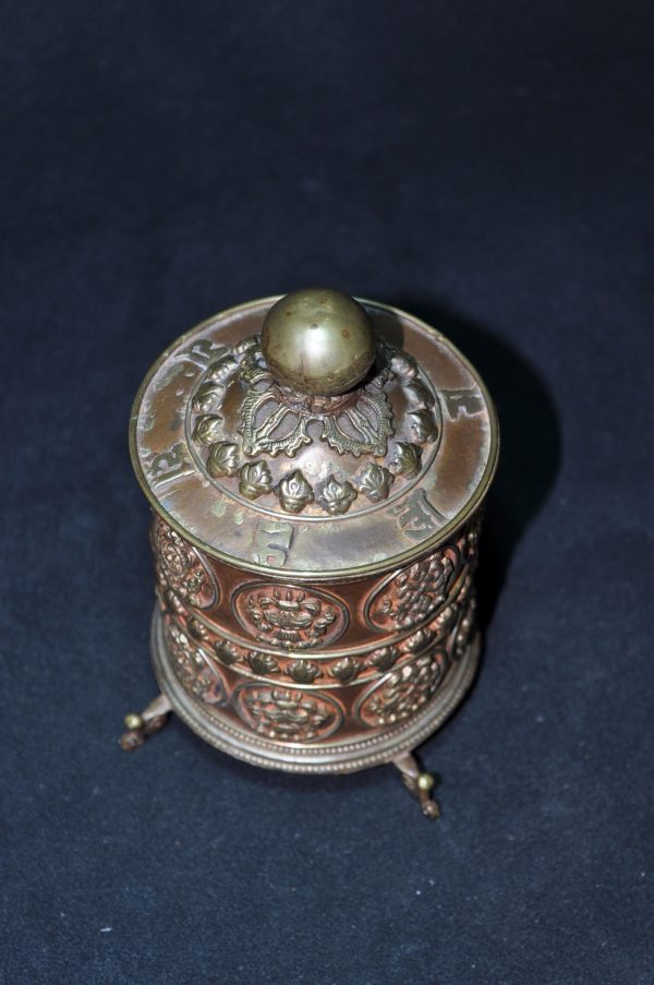 藏传佛教法器 錾铜佛八宝转经筒