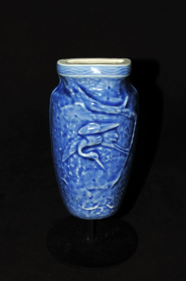 清中期 富美园款 孔雀蓝釉松鹤图壁瓶