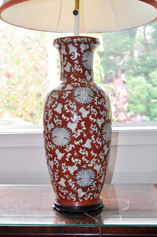清 珊瑚红釉宝相花缠枝花卉盘口瓶台灯