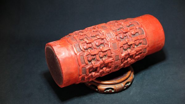 前哥伦比亚时期 玛雅风格 刻人物图腾纹 红陶瓶