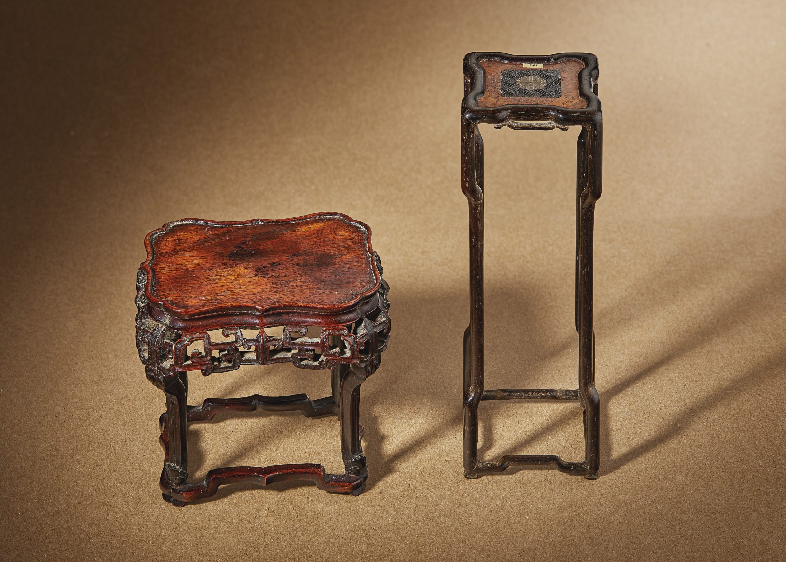 清十八/十九世紀　袖珍硬木座子兩件