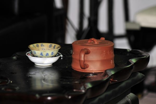 茶道：紫砂壶和道光手杯