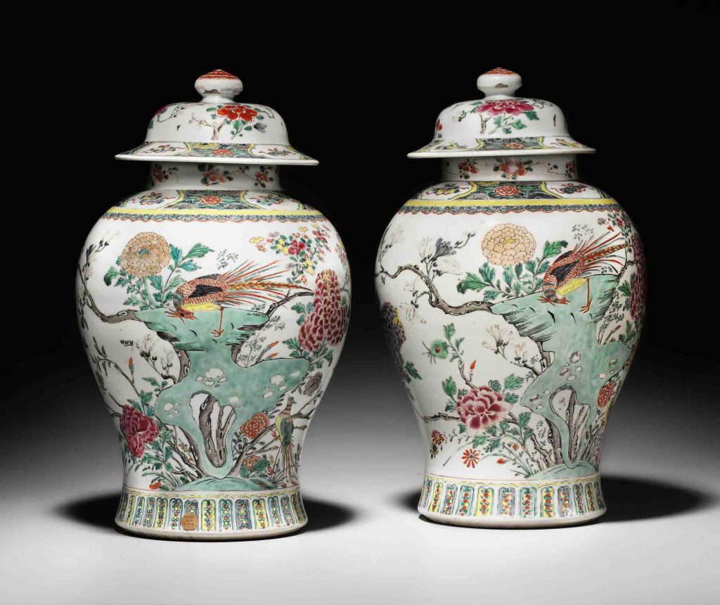 清十八世紀　　粉彩雉雞花卉紋蓋罐一對