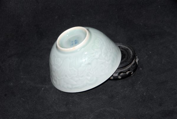 龙泉窑青瓷鱼藻纹碗
