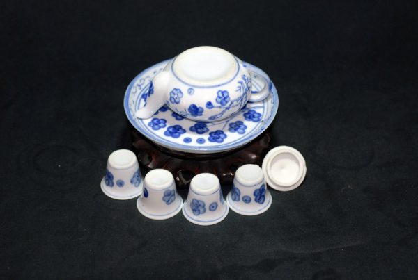民国 青花梅花纹微型茶具