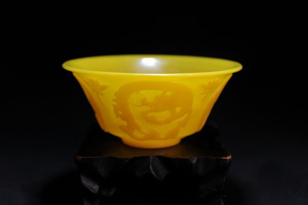 清乾隆 北京錾团凤团龙纹琉璃碗