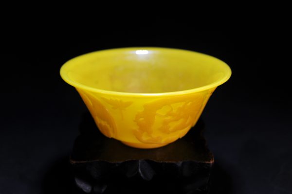 清乾隆 北京錾团凤团龙纹琉璃碗