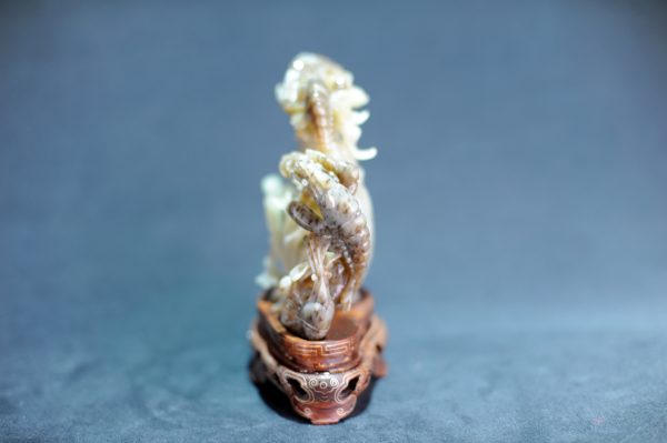 清 雕翡翠虾篓摆件