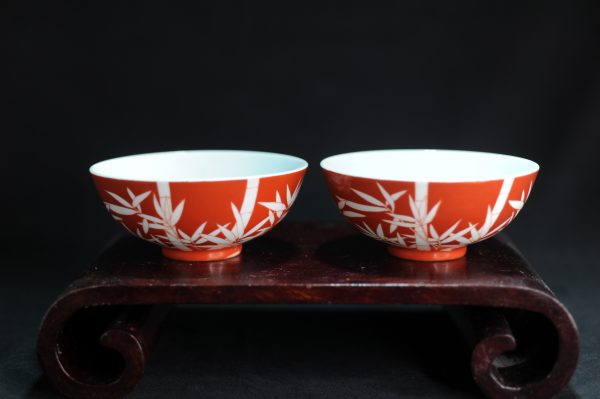 清嘉庆 珊瑚红地白竹纹碗
