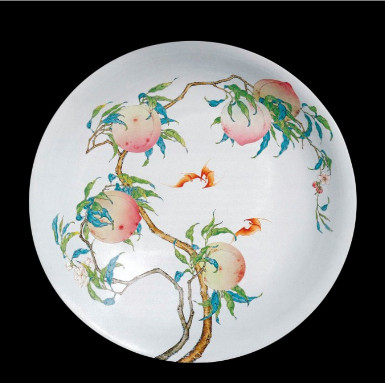  FIG. 4 A FAMILLE-ROSE DISH WITH FRUITING AND FLOWERING PEACH BRANCHES, MARK AND PERIOD OF YONGZHENG FORMERLY IN THE COLLECTIONS OF J.PIERPONT MORGAN AND FREDERICK J. AND ANTOINETTE H. VAN SLYKE SOTHEBY’S HONG KONG, 29 APRIL 1997, LOT 400 圖四 清雍正　粉彩蟠桃獻瑞盤　《大清雍正年製》款 J. PIERPONT MORGAN、FREDERICK J. 及 ANTOINETTE H. VAN SLYKE 舊藏 香港蘇富比1997年4月29日，編號400